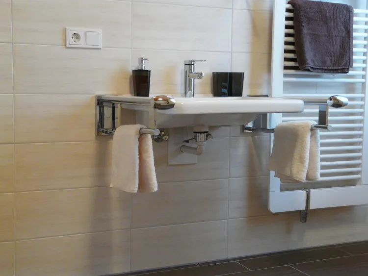 Barrierefreie Badezimmer Unterfahrbahrer Waschtisch ORGn