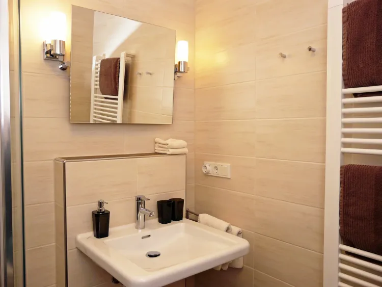 Komfortzimmer B1 Badezimmer F2-1 ORG
