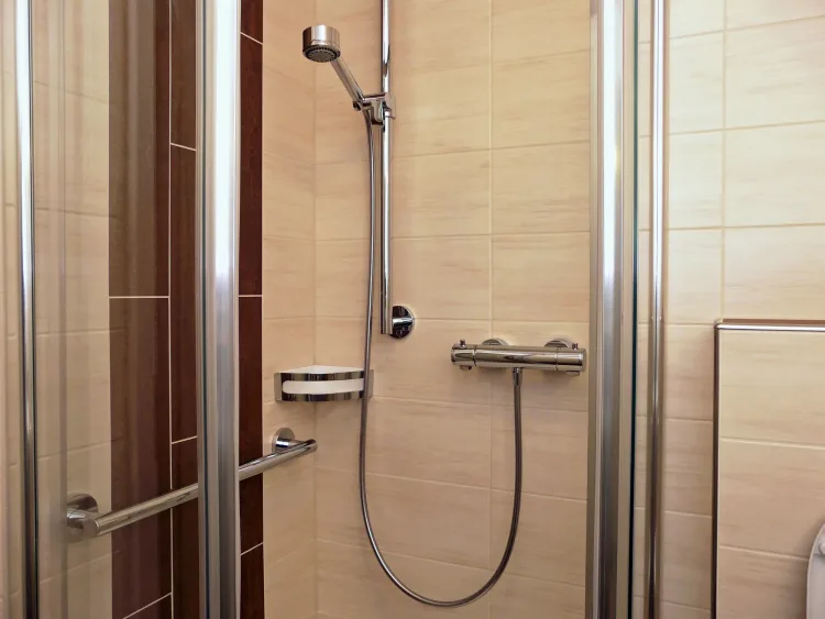 Komfortzimmer B2 Badezimmer F5-1 ORG