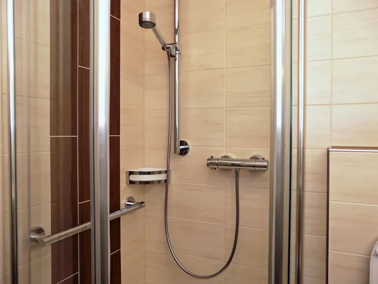 Komfortzimmer B2 Badezimmer F5-1 ORG