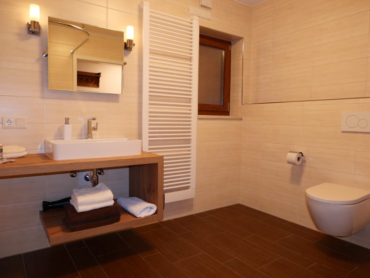 Komfort Doppelzimmer Typ C-Badezimmer